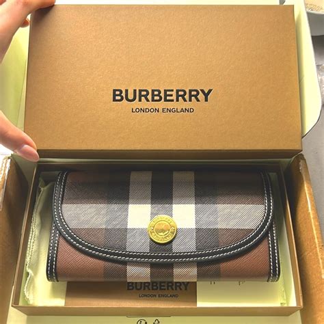 Burberry Halton Check Continental Wallet 